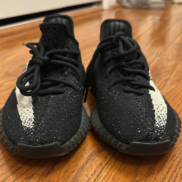 Adidas Black Sneakers Yeezy Boost 350 V2 - Picture 5 of 9
